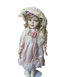 Menie Limited Edition 16" Porcelain Doll Box &amp; COA - Vintage - Myra